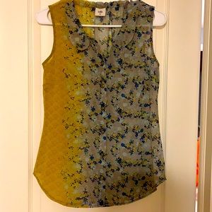 CAbi sleeveless flowered blouse